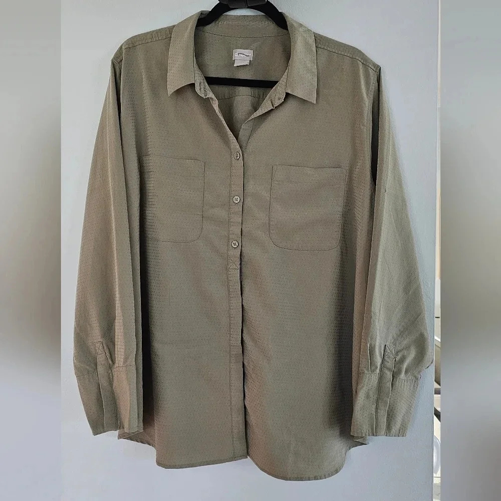 CHICO'S WOMEN SIZE  4 OLIVE GREEN SHIRT